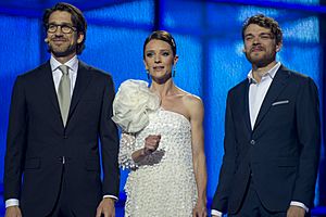 Archivo:ESC2014 hosts 01 (crop)
