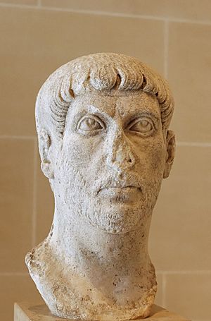 Archivo:Emperor Maxentius Louvre Ma3522bis
