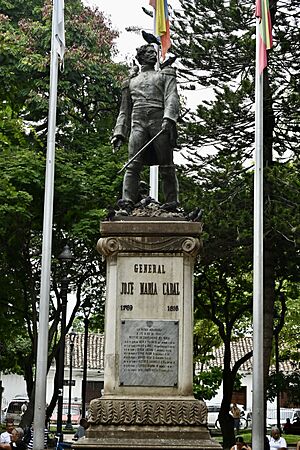 Archivo:Estatua de José María Cabal en Buga
