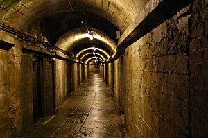Archivo:German underground hospital - Saint Andrew - Guernsey