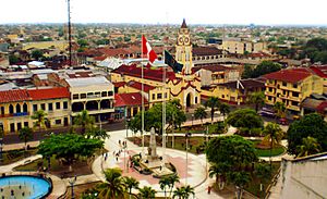 Archivo:Iquitos-2012-plaza