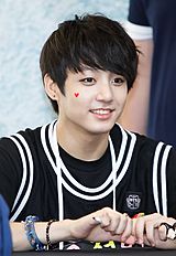 Archivo:Jeon Jung-kook at an fansign on July 28, 2013