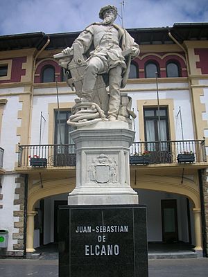Archivo:Juan Sebastián Elcano (R. Bellver) Guetaria 01