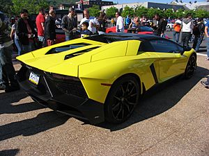Archivo:Lamborghini Aventador 50th Anniversario LP720-4 (14027960779)