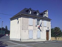 Mairie de Haut-de-Bosdarros.jpg