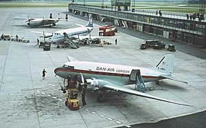 Archivo:Manchester Airport 1964