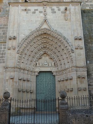 Archivo:Monasterio de Santa María la Real de Nieva