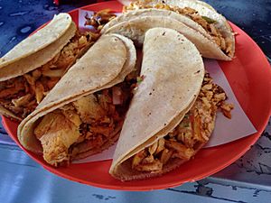 Archivo:Roast chicken tacos