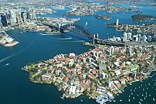 Archivo:Sydney Harbour Bridge from the air