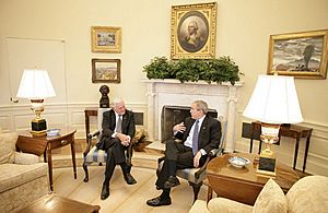 Archivo:Valdas Adamkus and George W. Bush (2)