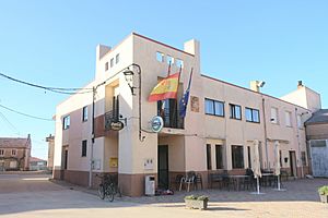 Archivo:Ayuntamiento de Torrecilla del Monte