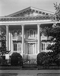 Archivo:Bellamy House Wilmington North Carolina by Frances Benjamin Johnston