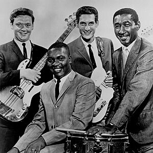Archivo:Booker T. & the M.G's 1967 press photo
