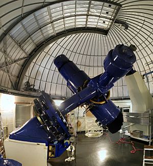 Archivo:Burrell Schmidt telescope at the Warner & Swasey Observatory at Kitt Peak