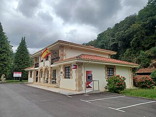 Cades, Camino Lebaniego 04.jpg