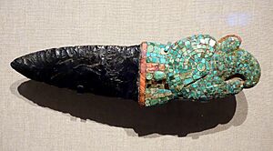 Archivo:Ceremonial knife, Mexico, Alta Highlands, Mixtec, c. 1200-1500 AD, obsidian, turquoise, spondylus shell, resin - De Young Museum - DSC00408