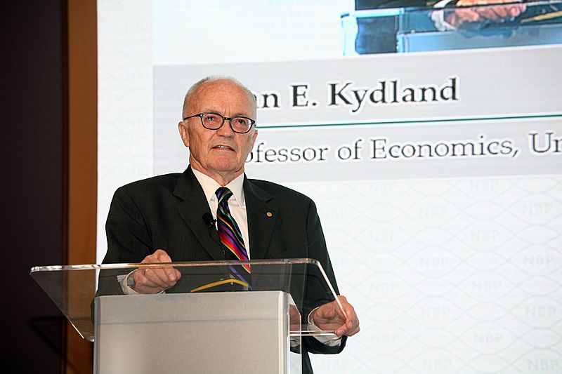 Finn E Kydland 2015