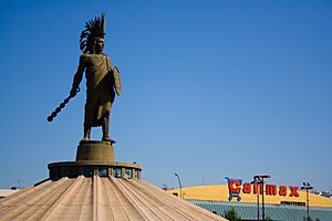 Archivo:Glorieta y Monumento a Cuauhtemoc Tijuana