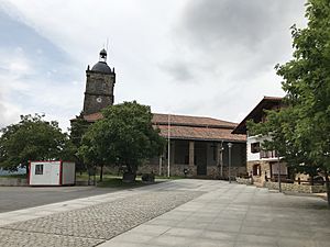 Archivo:Iglesia San Pedro de Lumo