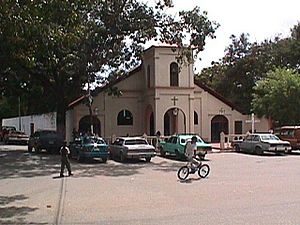 Archivo:Iglesia de Yagua (Carabobo, Venezuela)