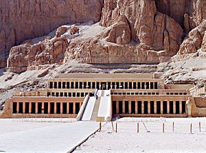 Archivo:Il tempio di Hatshepsut