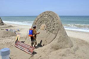 Archivo:Keeping the Aztec Calendar Safe