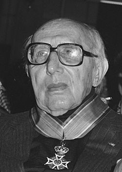 Norbert Elias, 1987 (cropped).jpg