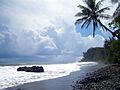 Plage.sable.noir.Tahiti