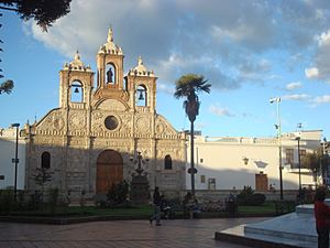 Archivo:Riobamba Ecuador584