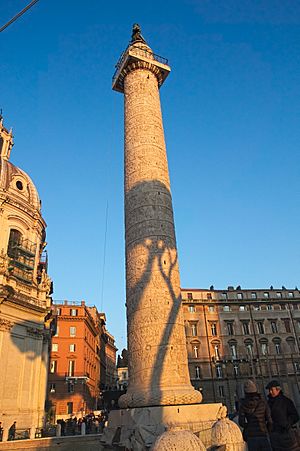 Archivo:Roma - Columna de Trajano - 001