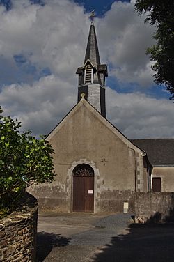 Saint-Erblon 53 - église 04.jpg