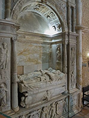 Archivo:Sepulcro del IX Señor de Moguer, Monasterio de Santa Clara (Moguer) - 2011