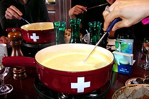 Archivo:Swiss fondue 2