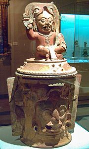 Archivo:Urna funeraria maya Kinich Ahau (M. América Inv.91-11-12) 01