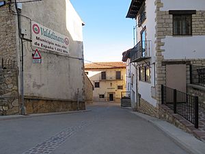 Archivo:Valdelinares, municipio más alto de España, situado en la comarca Gúdar-Javalambre (Teruel)
