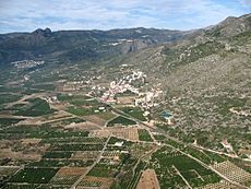 Archivo:Vista áera parcial del término municipal de Tormos