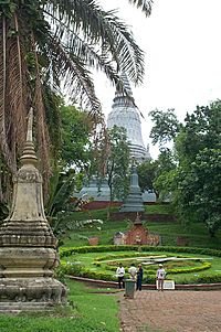 Archivo:Wat Phnom-Phnom Penh-Cambodia