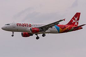 9H-AEQ Air Malta Airbus A320-214 coming in from Malta (LMML) @ Frankfurt (EDDF) - 14.05.2015 (17028062403).jpg