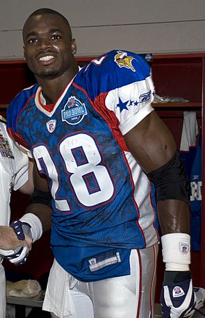 Archivo:Adrian L. Peterson before 2008 Pro Bowl