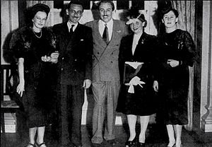 Archivo:Ari Barroso with Walt Disney and wife Rio de Janeiro Brazil 1942