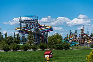 Archivo:Boulder Beach water park (50038560483)