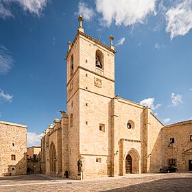 Cáceres Co-Cathedral 2023 - West façade.jpg