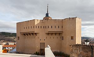 Archivo:Castillo, Ateca, Zaragoza, España, 2013-01-07, DD 01