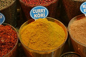 Archivo:Curry powder in the spice-bazaar in Istanbul