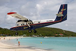 Archivo:De Havilland Canada DHC-6-300 Twin Otter, WinAir AN2096270