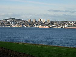 Archivo:Dundee from Tay