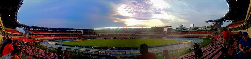 Archivo:Estadio Rommel Fernández Atardecer