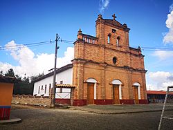 Hoyorrico - templo.jpg