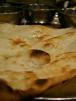 Archivo:Indian naan bread