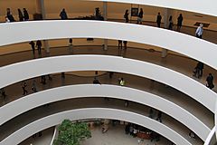 Archivo:Interior del Museo Solomon R. Guggenheim (2018)